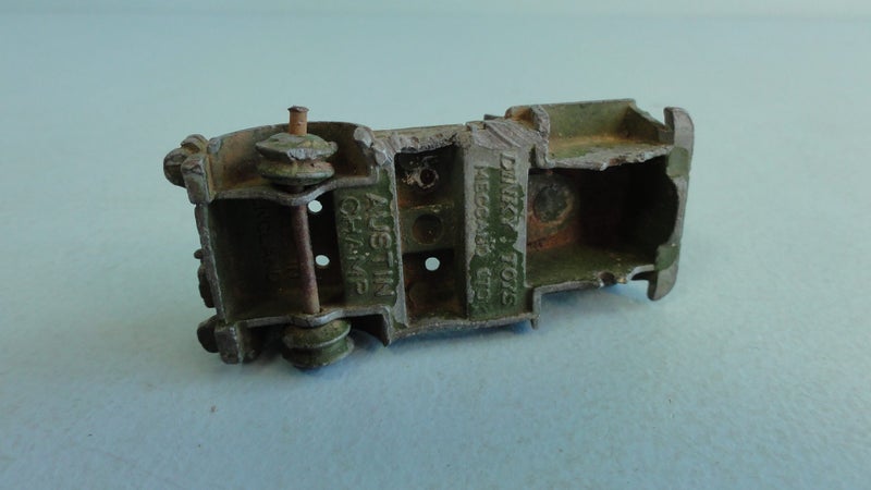 #26 Dinky Toys 674 Army Austin Champ ~ Battle Damaged! Carousel 5