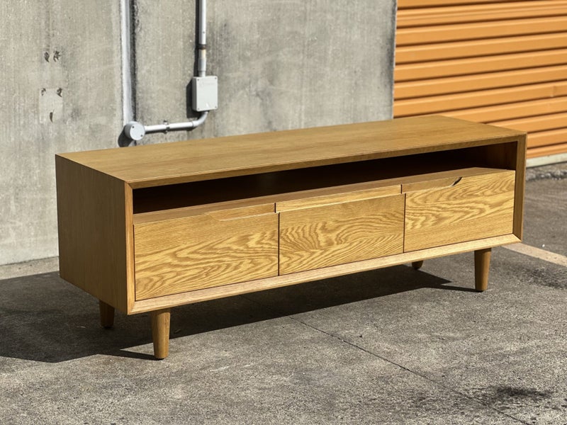SPECTACULAR SOLID OAK ENTERTAINMENT UNIT Carousel 1