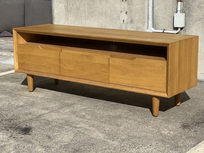 SPECTACULAR SOLID OAK ENTERTAINMENT UNIT Carousel 2