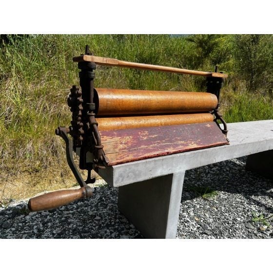 Wringer - Stunning Vintage Wringer/ American Mangle Carousel 1