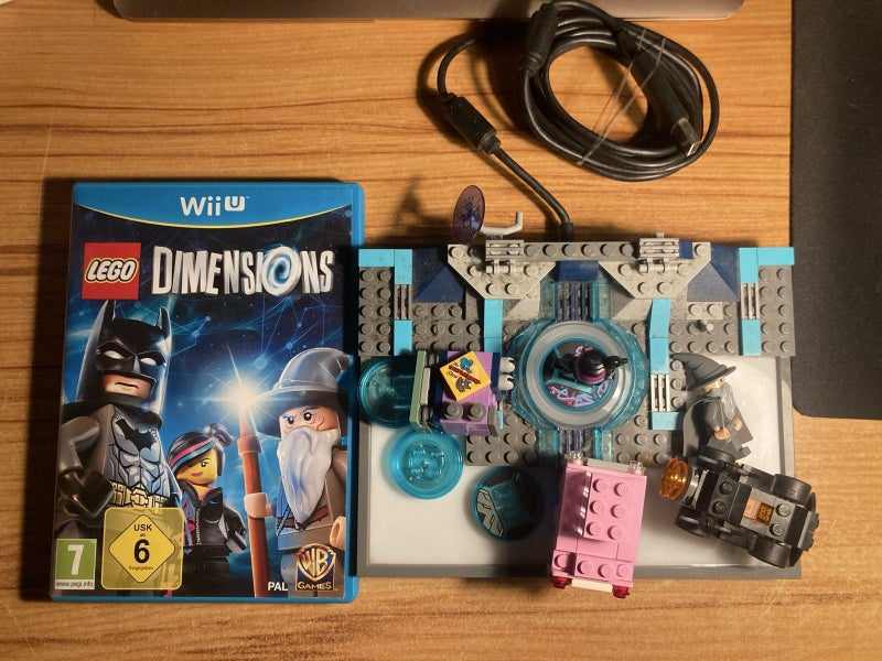 $1 Reserve Lego Dimensions (Wii U) game + platform + Lego figures Carousel 1