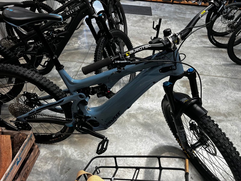 Pivot Shuttle AM EMTB Ebike Large63655008113153112