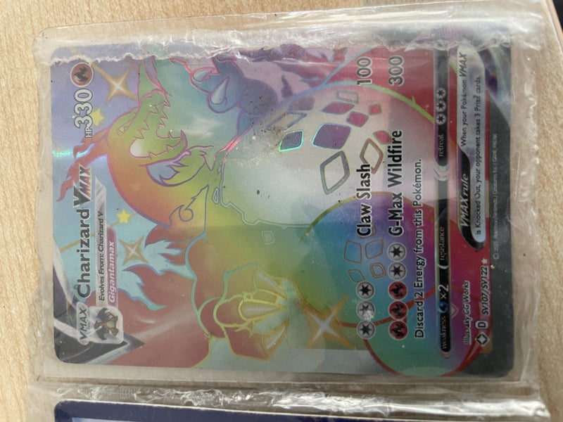 Pokémon Charizard Vmax 330 Carousel 2