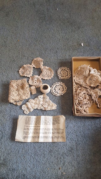 12+ PICES OF VINTAGE TATING+CROCHET WITH VINTAGE INSTRUCTIONS Carousel 1