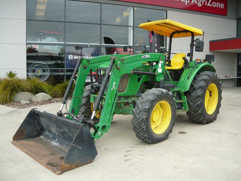 2018 John Deere 5083E Carousel 1