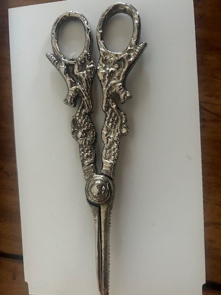 Silver grape scissors Carousel 2