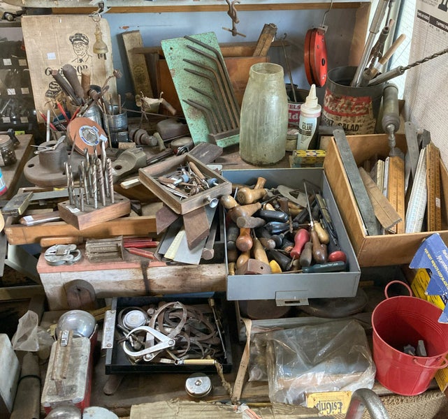 Workbench + tools Carousel 1