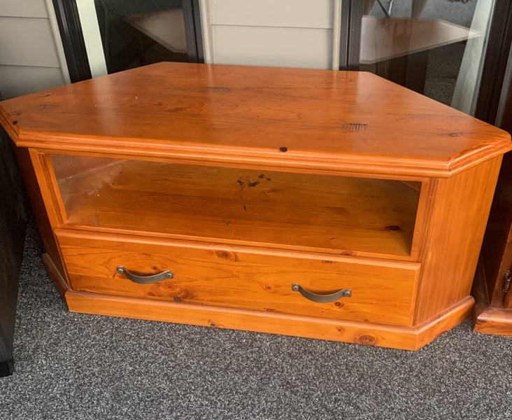 Corner TV Cabinet Carousel 1