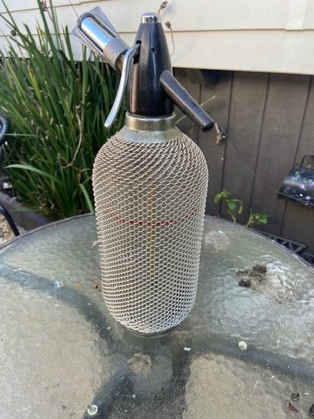 SODA SYPHON SELZER BOTTLE WITH WIRE MESH Carousel 2