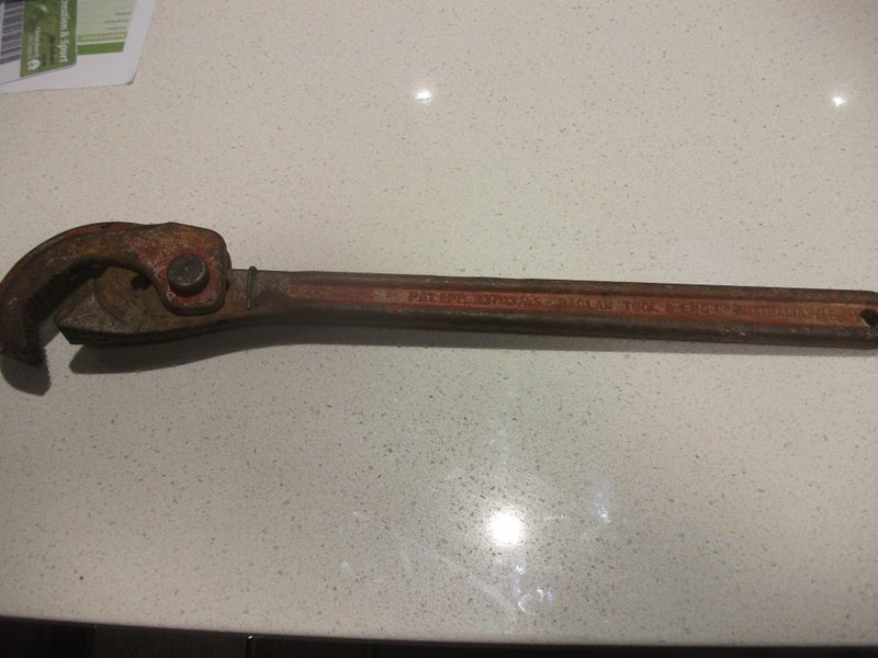OLD HANDCUFF WRENCH RACLAN TOOL & ENG Co AUSTRALIA Carousel 1