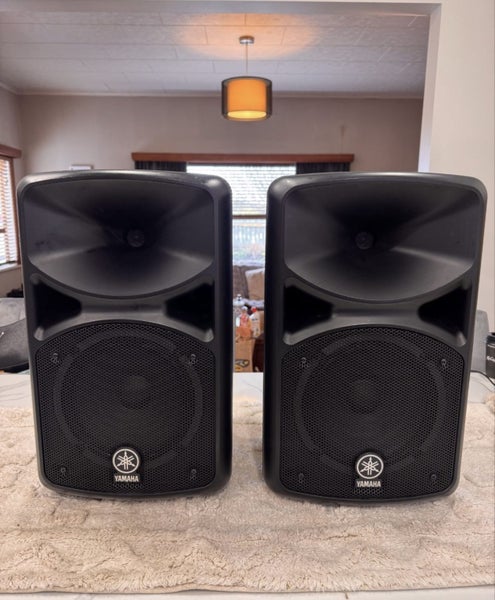 Full PA System – Yamaha StagePas, Premium Mics, Stands, Cables Carousel 1