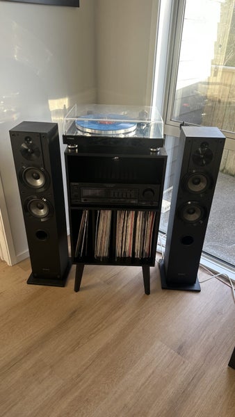 Yamaha turn table ttn503 ,Sony amplifier and Sony floor speakers Carousel 1