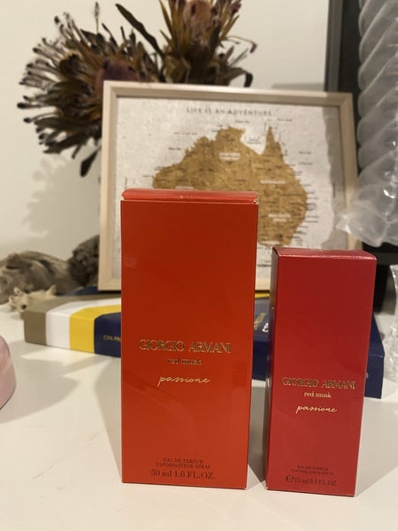 Brand New GIORGIO ARMANI Red Mask with Travel Pack Carousel 1