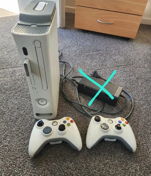 Xbox 360 + 2 controllers Carousel 1