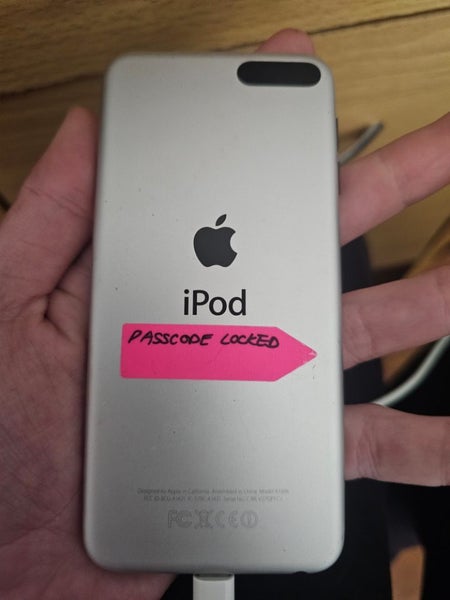 Ipod touch 5th gen 16gb unlocked Carousel 3