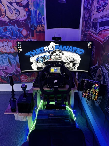 Fanatec set up , with MOZA handbrake. Carousel 11