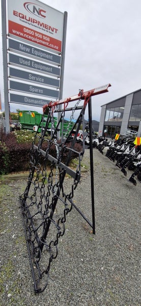 RedBack 1.5m Triangle & Chain Harrows Carousel 1