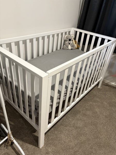 Baby Cot - new Carousel 1