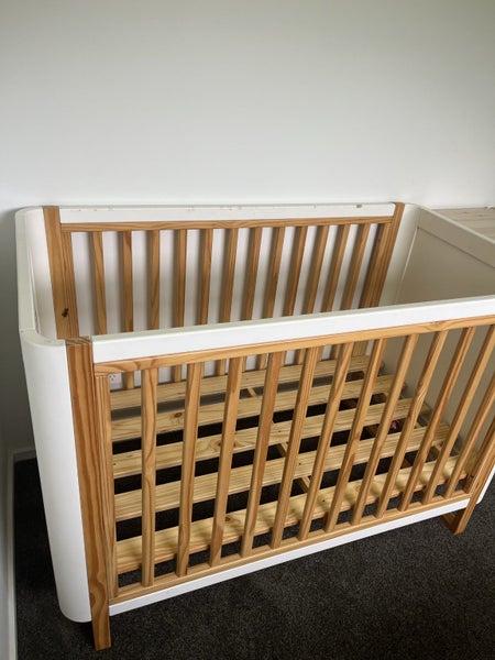 Cariboo Milford Cot Carousel 2