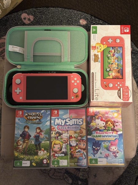 Nintendo Switch Lite Animal Crossing Edition Carousel 1