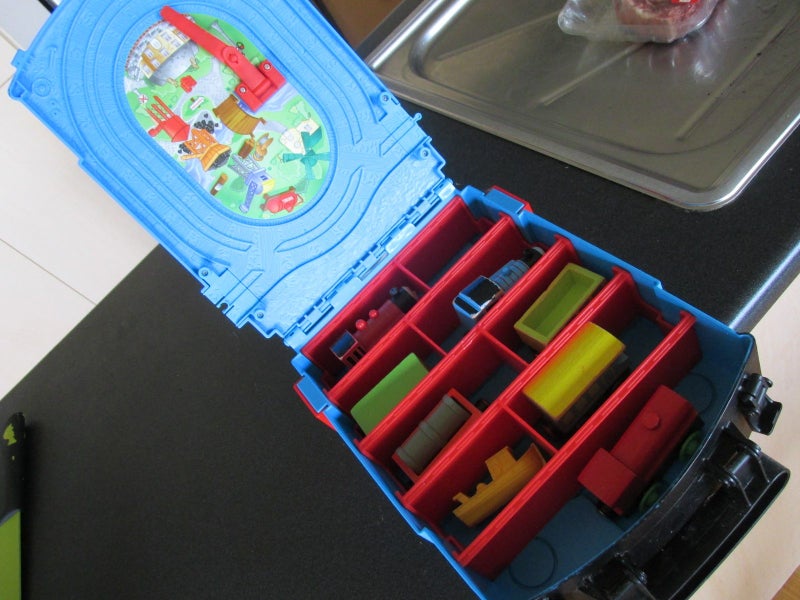 Thomas The Tank Engine Case With Wooden Trains Carousel 2