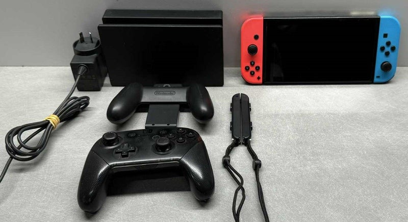 Nintendo Switch Console -MODEL: HAC-001 Carousel 1