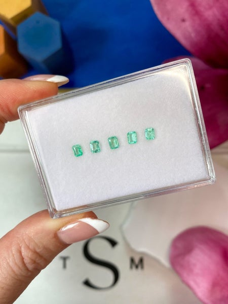$1 RES ~ $2195 Retail Value * 0.98ct Colombian Emerald Layout Carousel 1
