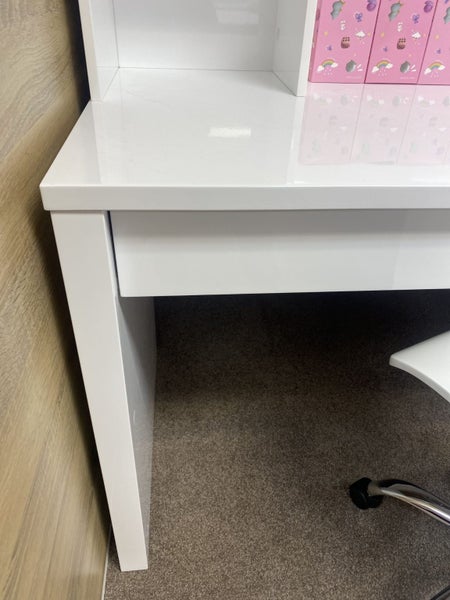 Windmill Kids Furniture - Adela Desk with Hutch - SHOP FLOOR Carousel 2