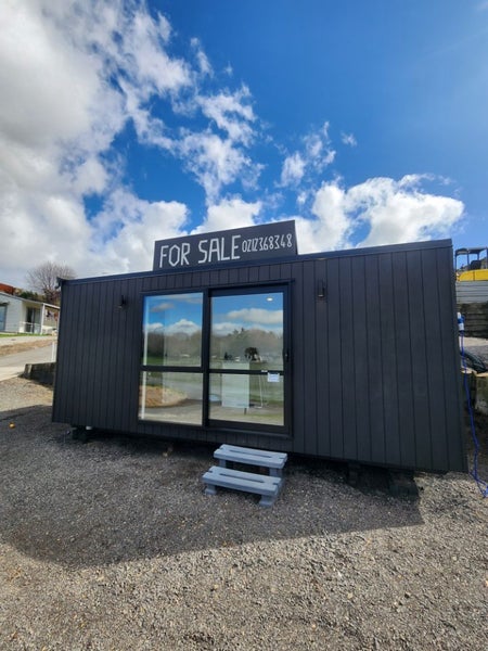 6x3 portable cabin/ sleepout Carousel 1