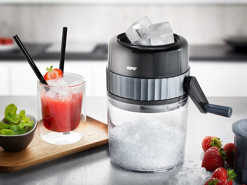Ice Cube & Frozen Fruit Crusher - 750ml - GEFU Slush Carousel 3