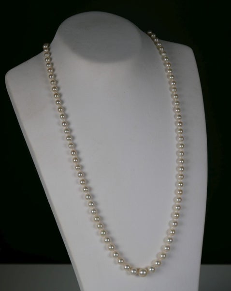 Superb Quality Vintage Mikimoto Pearl Necklace in Original Box Carousel 2