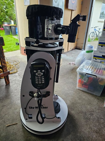 Skywatcher Dobsonian synscan telescope Carousel 1