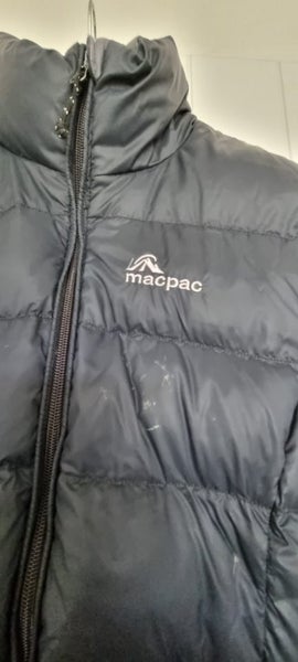 Macpac black puffer jacket size 8 Carousel 2