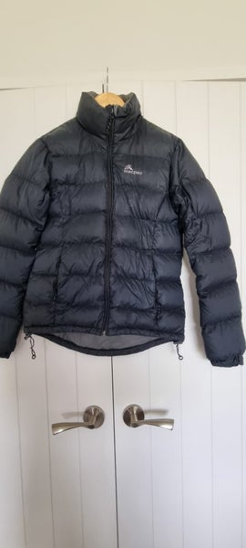 Macpac black puffer jacket size 8 Carousel 1
