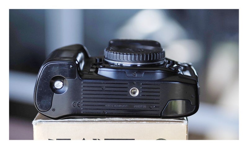 Nikon F90X Film camera...mint Carousel 10