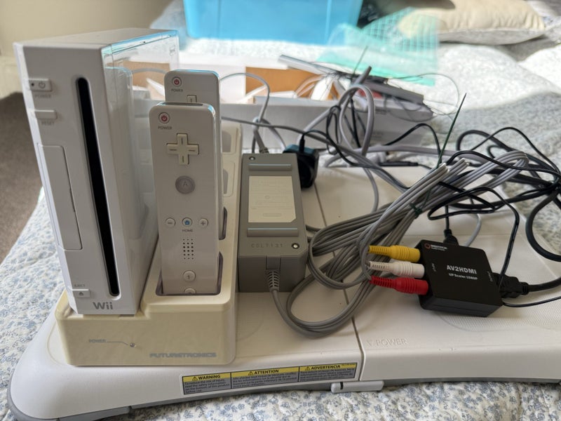 Wii Console/ Controllers / Games Pack Carousel 2