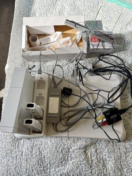 Wii Console/ Controllers / Games Pack Carousel 1