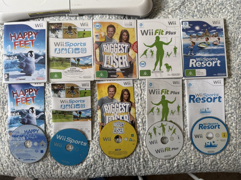 Wii Console/ Controllers / Games Pack Carousel 8