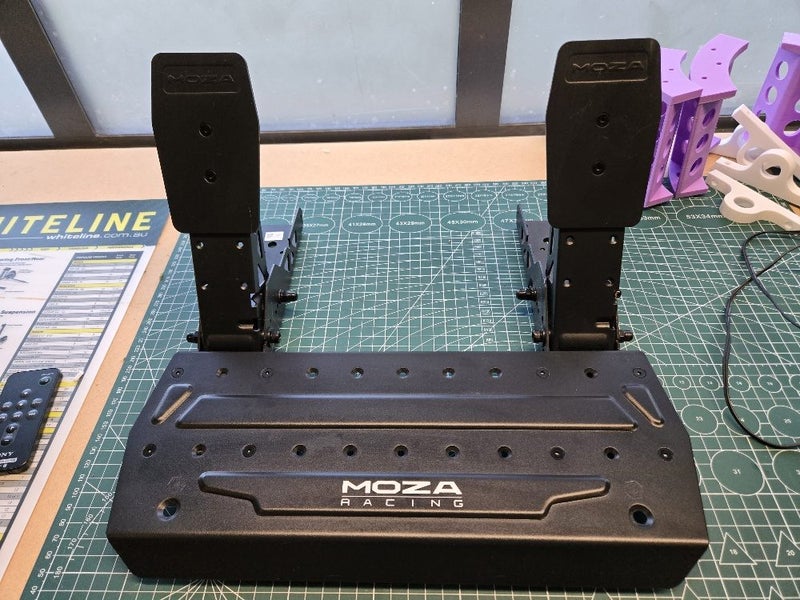 Moza SRP lite Pedals Carousel 2