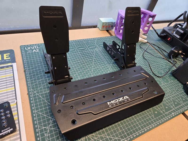 Moza SRP lite Pedals Carousel 1