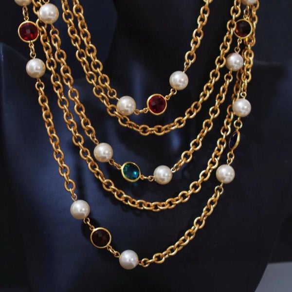 Veile Studios Retro Plain Gold Multi Layer Crystal Glass Pearl Niche Necklace Carousel 2