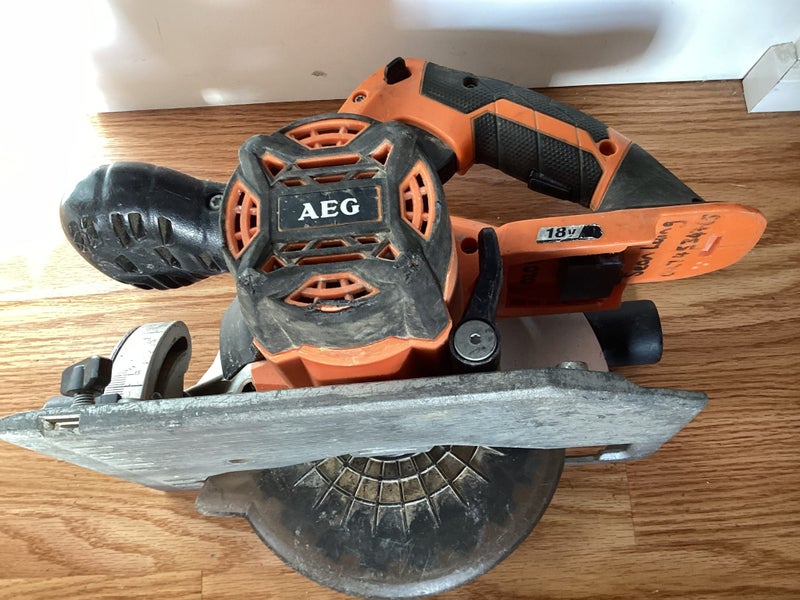 AEG 18V 184MM CIRCULAR SAW BKS18–-good working condition Carousel 2