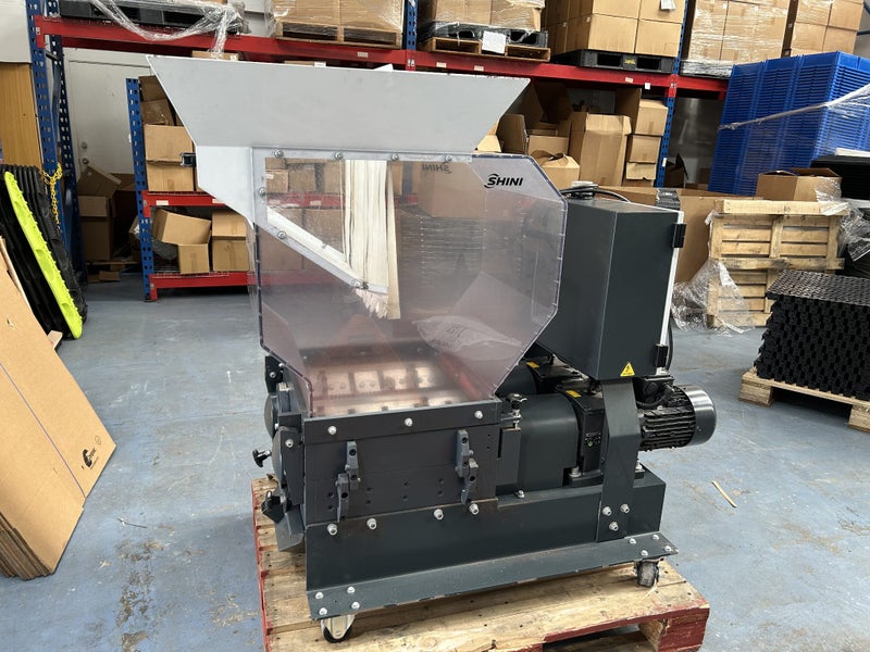 SHINI Low Speed Plastics Granulator Carousel 1
