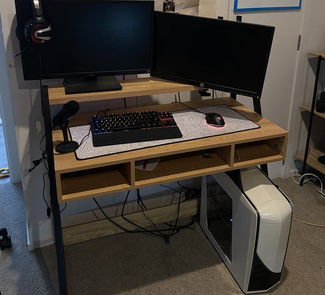 gaming PC setup (desk selled separately)63616673510275117