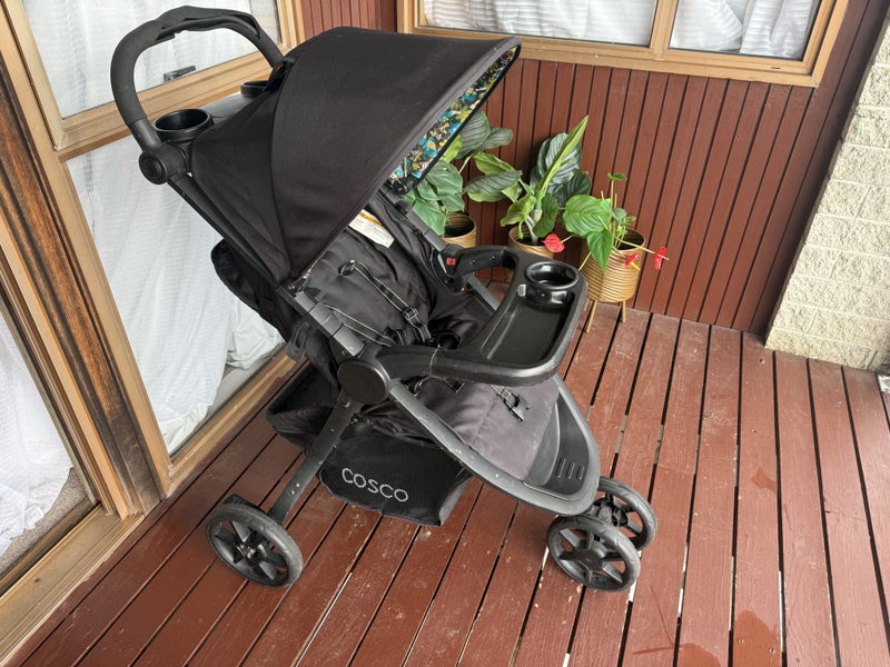 Cosco Stroller & Capsule - 2 Years Old - *** $1 Reserve *** Carousel 1