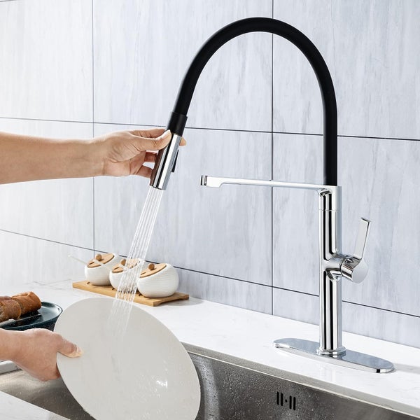 Kitchen Sink Faucet with Magnetic Docking Spray Head Carousel 2