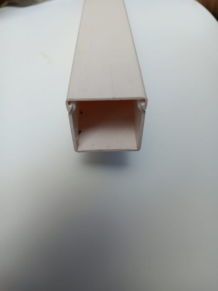 Trunking Solid 40mm High x 40mm Wide Length 2 metres White Carousel 1