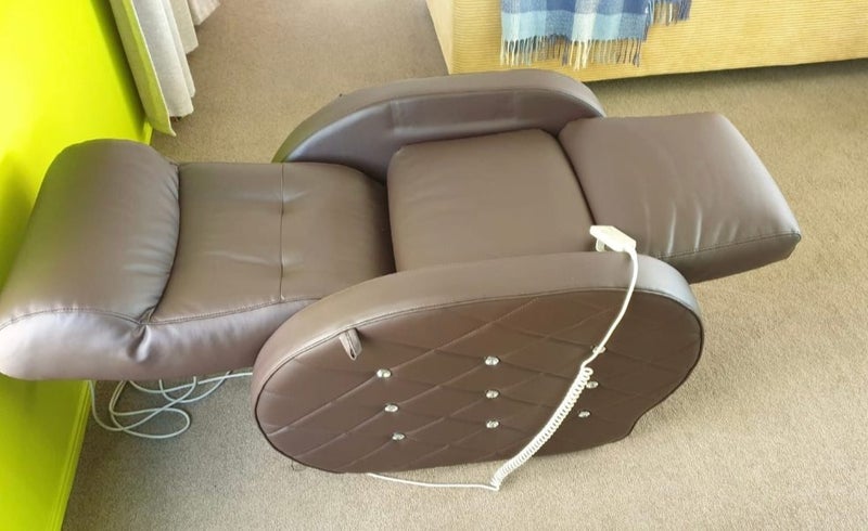 Beauty Therapist Chair Carousel 2