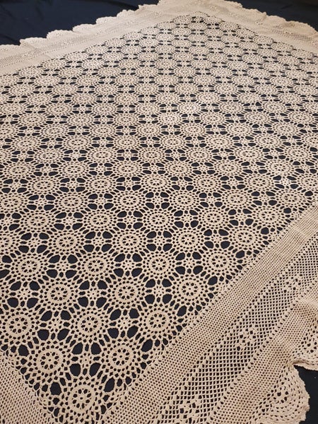 Vintage Hand Crafted Crochet Tablecloth - Rectangular Carousel 1