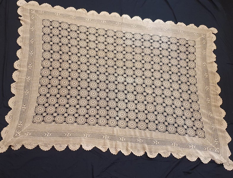 Vintage Hand Crafted Crochet Tablecloth - Rectangular Carousel 2